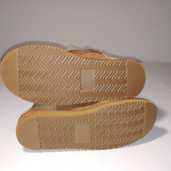 Cozy Steps Genuine Sheepskin 2 Side Buttons Booties Size 8 Brown/Cream - Picture 9 of 10